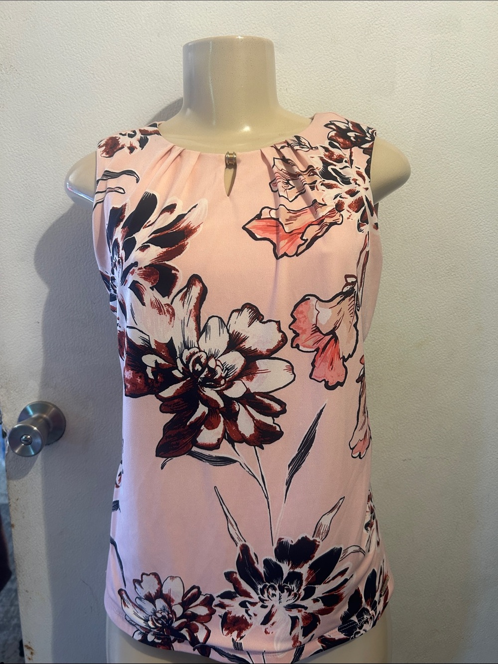 Ivanka Trump Pink Floral Keyhole Tank Top